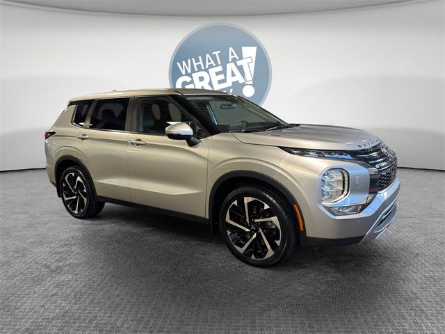2023 Mitsubishi Outlander SE