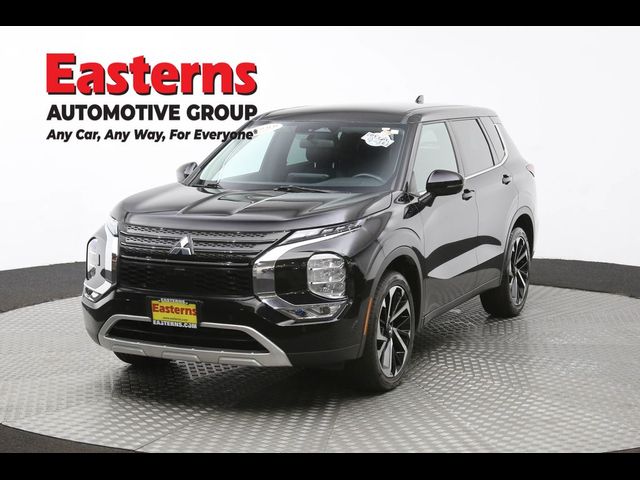 2023 Mitsubishi Outlander SE