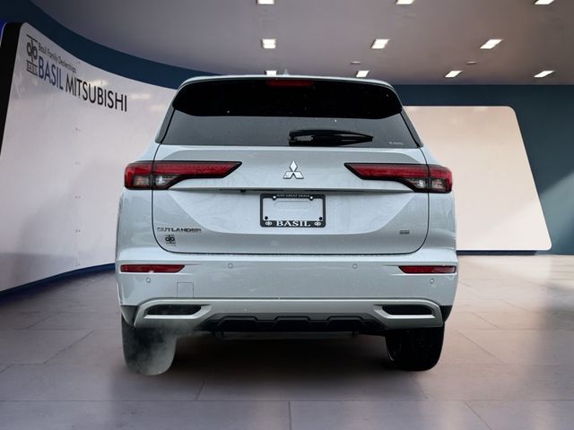 2023 Mitsubishi Outlander SE