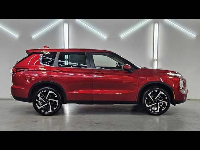 2023 Mitsubishi Outlander SE