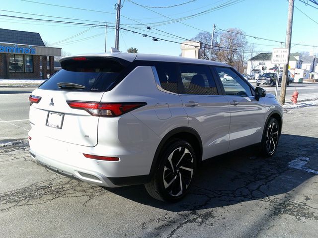 2023 Mitsubishi Outlander SE