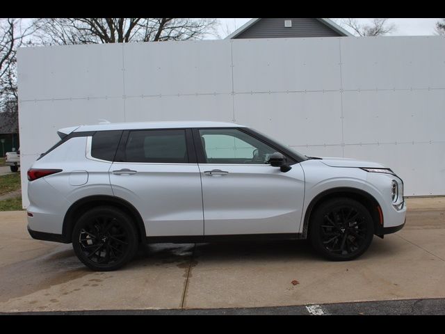 2023 Mitsubishi Outlander SE Black Edition