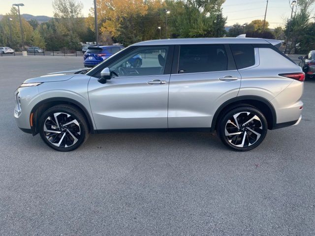 2023 Mitsubishi Outlander SE