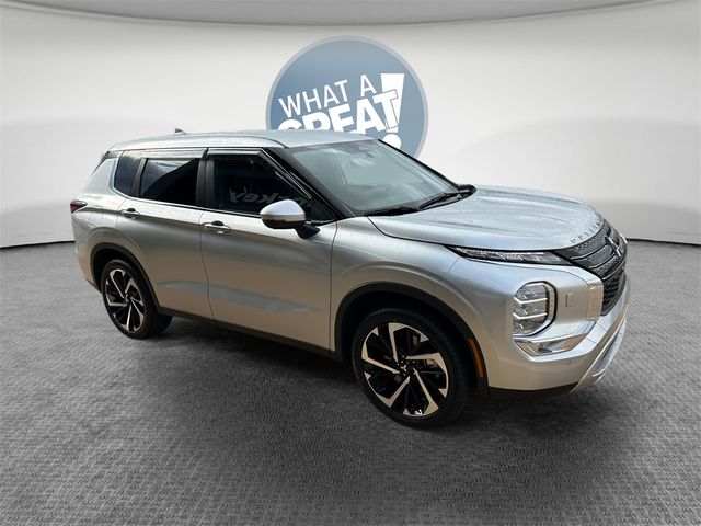 2023 Mitsubishi Outlander SE