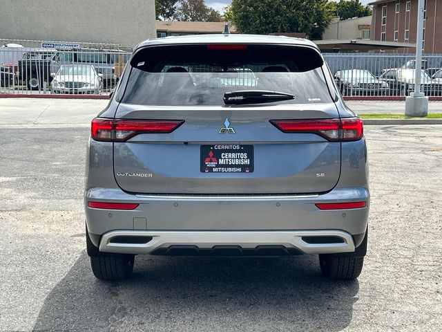 2023 Mitsubishi Outlander SE