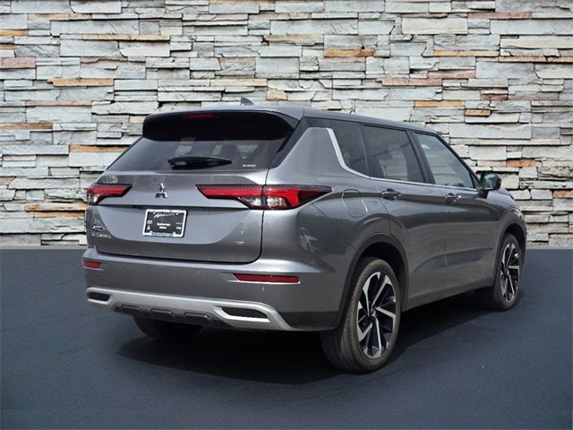 2023 Mitsubishi Outlander SE