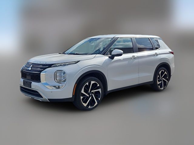 2023 Mitsubishi Outlander SE