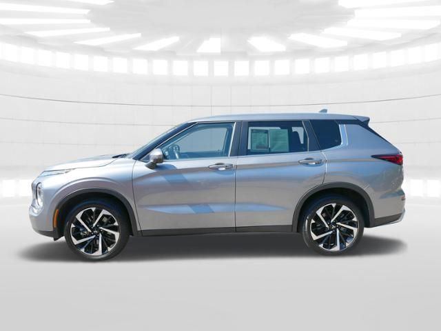 2023 Mitsubishi Outlander SE