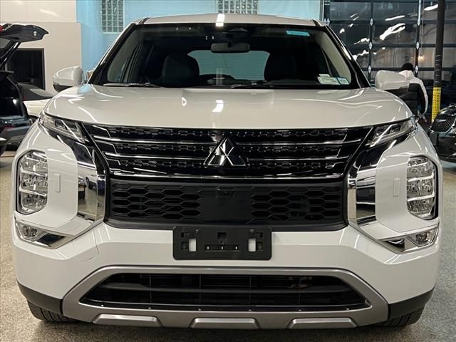 2023 Mitsubishi Outlander SE Special Edition