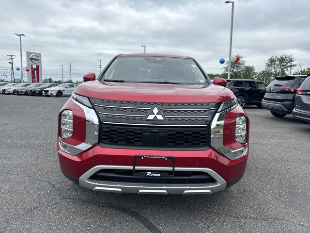 2023 Mitsubishi Outlander SE