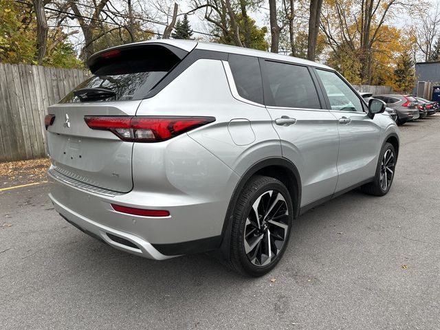 2023 Mitsubishi Outlander SE