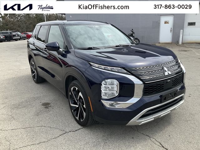 2023 Mitsubishi Outlander SE