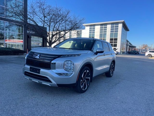 2023 Mitsubishi Outlander SE