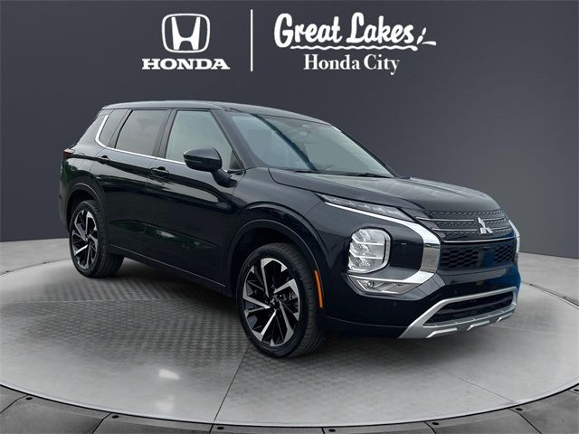 2023 Mitsubishi Outlander SE