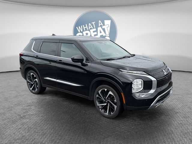 2023 Mitsubishi Outlander SE