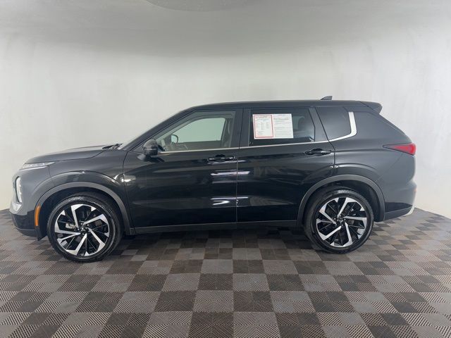 2023 Mitsubishi Outlander SE