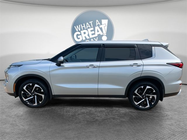 2023 Mitsubishi Outlander SE