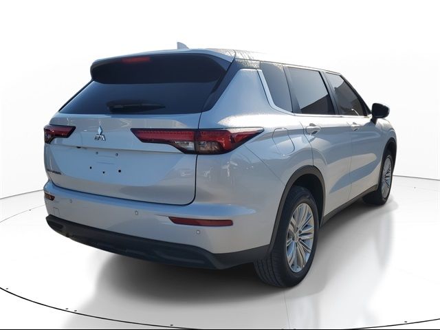 2023 Mitsubishi Outlander ES