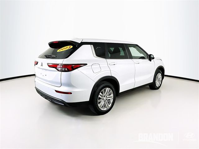 2023 Mitsubishi Outlander ES