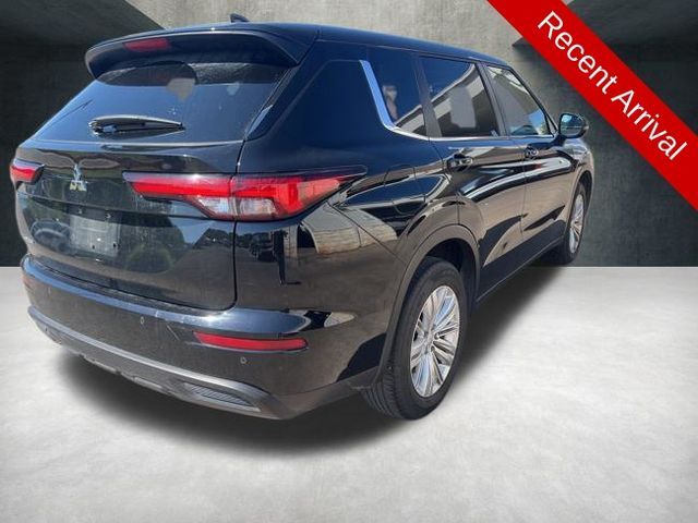 2023 Mitsubishi Outlander ES