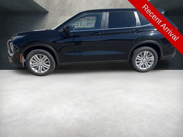 2023 Mitsubishi Outlander ES