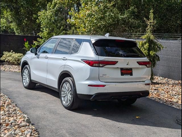 2023 Mitsubishi Outlander ES