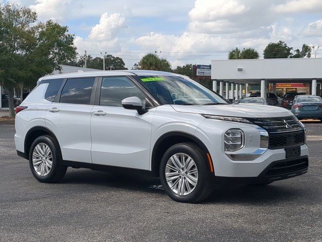 2023 Mitsubishi Outlander ES