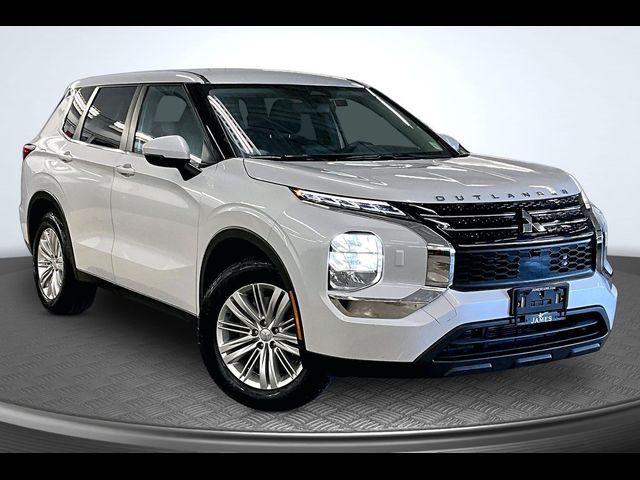 2023 Mitsubishi Outlander ES