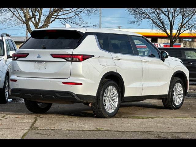 2023 Mitsubishi Outlander ES