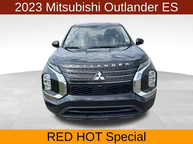 2023 Mitsubishi Outlander ES