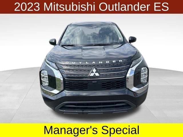 2023 Mitsubishi Outlander ES