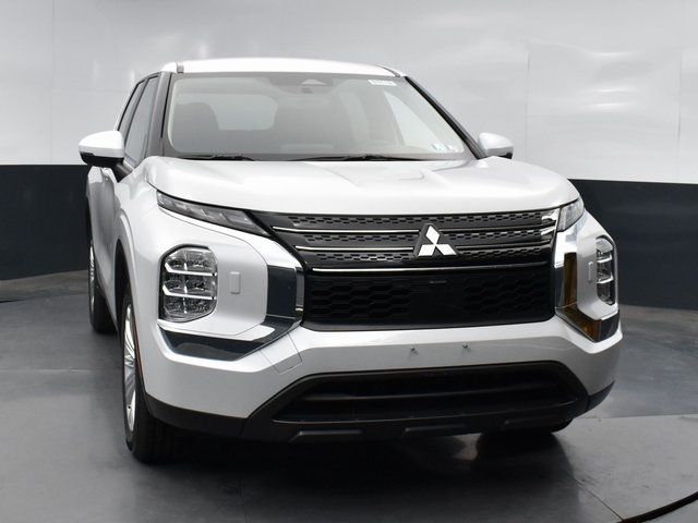 2023 Mitsubishi Outlander ES