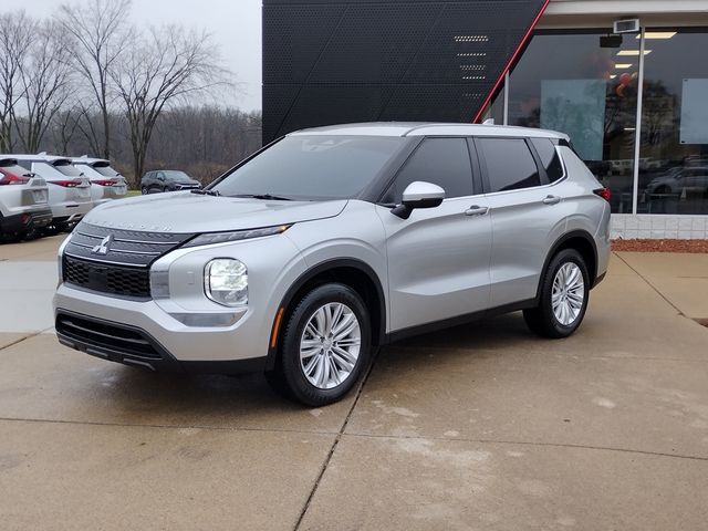 2023 Mitsubishi Outlander ES