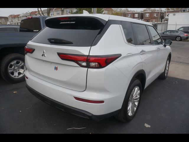 2023 Mitsubishi Outlander ES