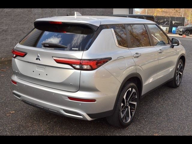 2023 Mitsubishi Outlander SE