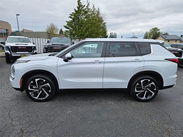 2023 Mitsubishi Outlander SE Special Edition