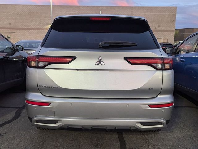 2023 Mitsubishi Outlander SE