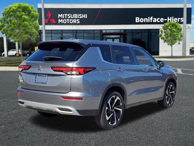 2023 Mitsubishi Outlander SE