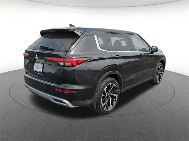 2023 Mitsubishi Outlander SE