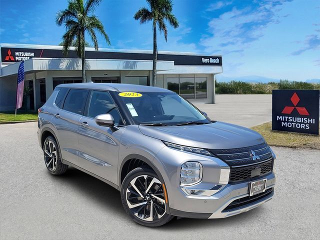 2023 Mitsubishi Outlander SE