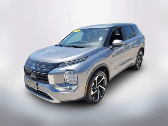 2023 Mitsubishi Outlander SE