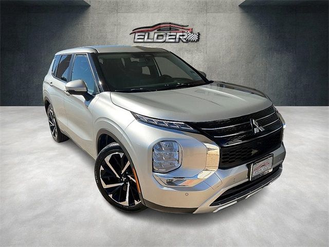 2023 Mitsubishi Outlander SE