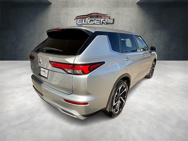 2023 Mitsubishi Outlander SE