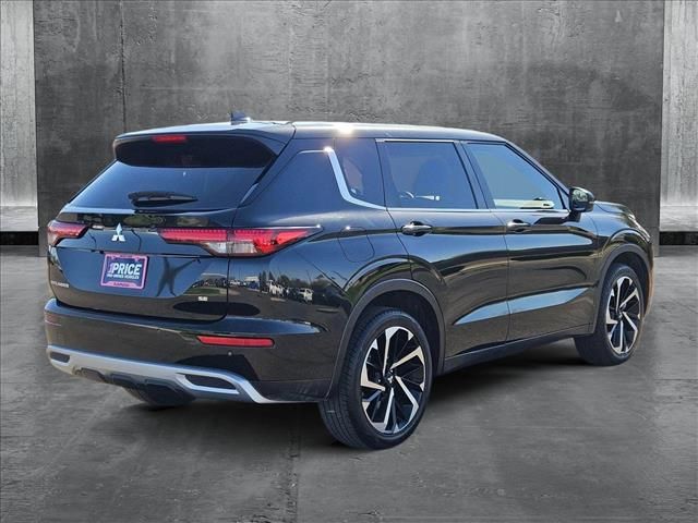 2023 Mitsubishi Outlander SE