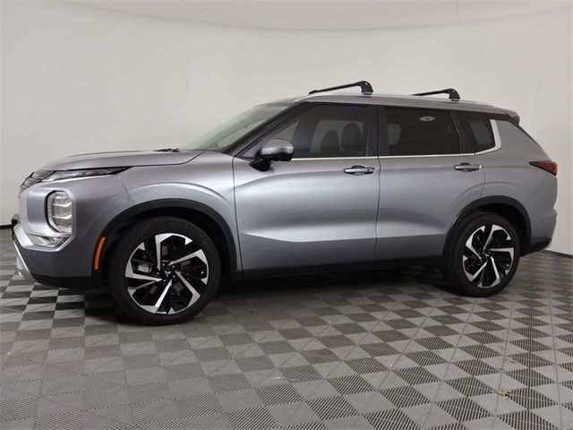 2023 Mitsubishi Outlander SE
