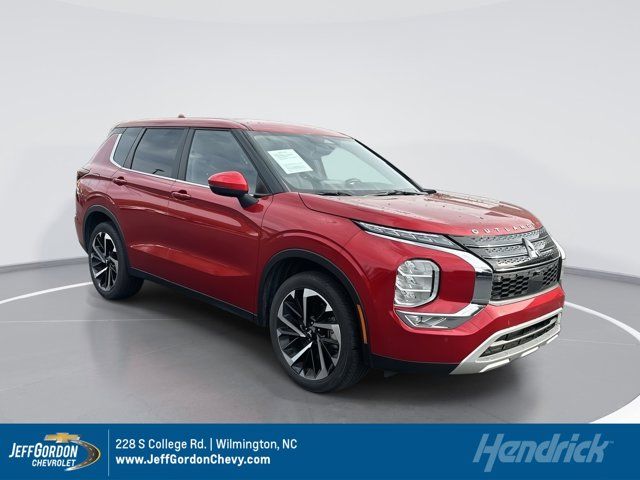 2023 Mitsubishi Outlander SE