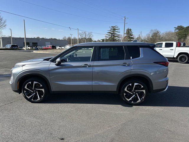 2023 Mitsubishi Outlander SE
