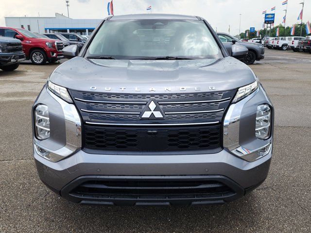 2023 Mitsubishi Outlander SE