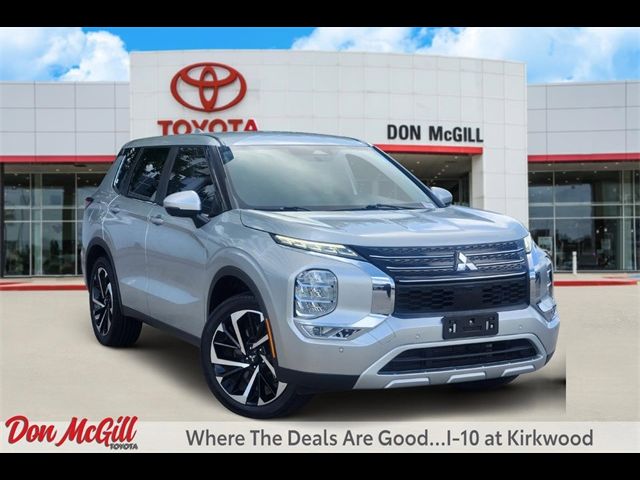 2023 Mitsubishi Outlander SE