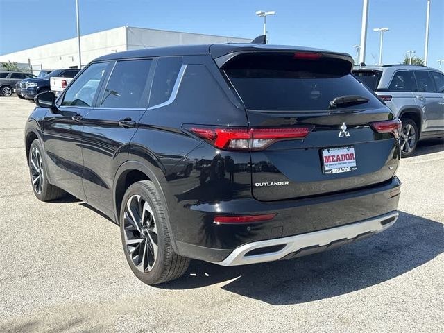 2023 Mitsubishi Outlander SE